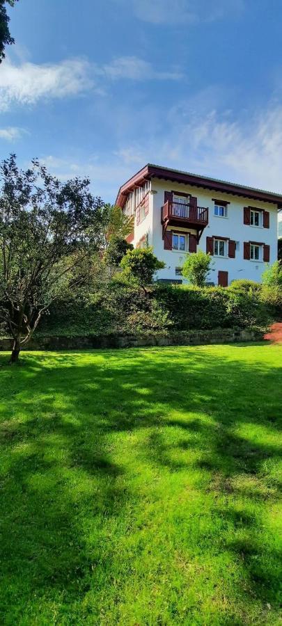 Chambre d'hôtes avec piscine au calme dans maison Basque Ascain Extérieur photo